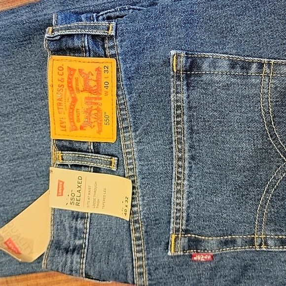 Levi's Strauss 550 Relaxed Fit - Picture 2 of 4